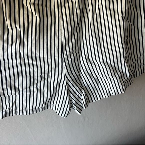 🛍️Abercrombie & Fitch Striped Tie Front Romper Size Small - Picture 4 of 8